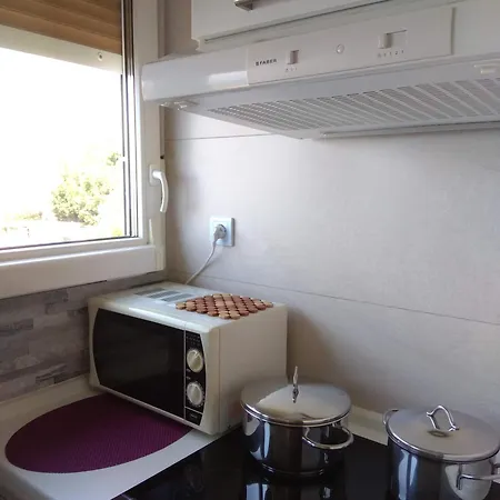 Seafoam Apartment *