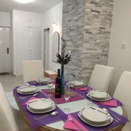 Seafoam Apartment *
